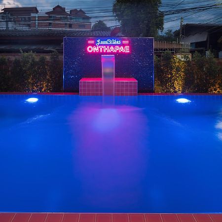 On Thapae Gate Chiangmai Hotel Chiang Mai Exterior photo