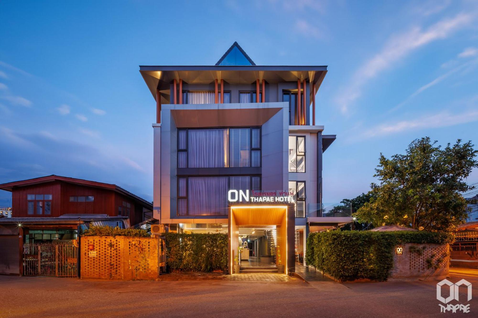 On Thapae Gate Chiangmai Hotel Chiang Mai Exterior photo