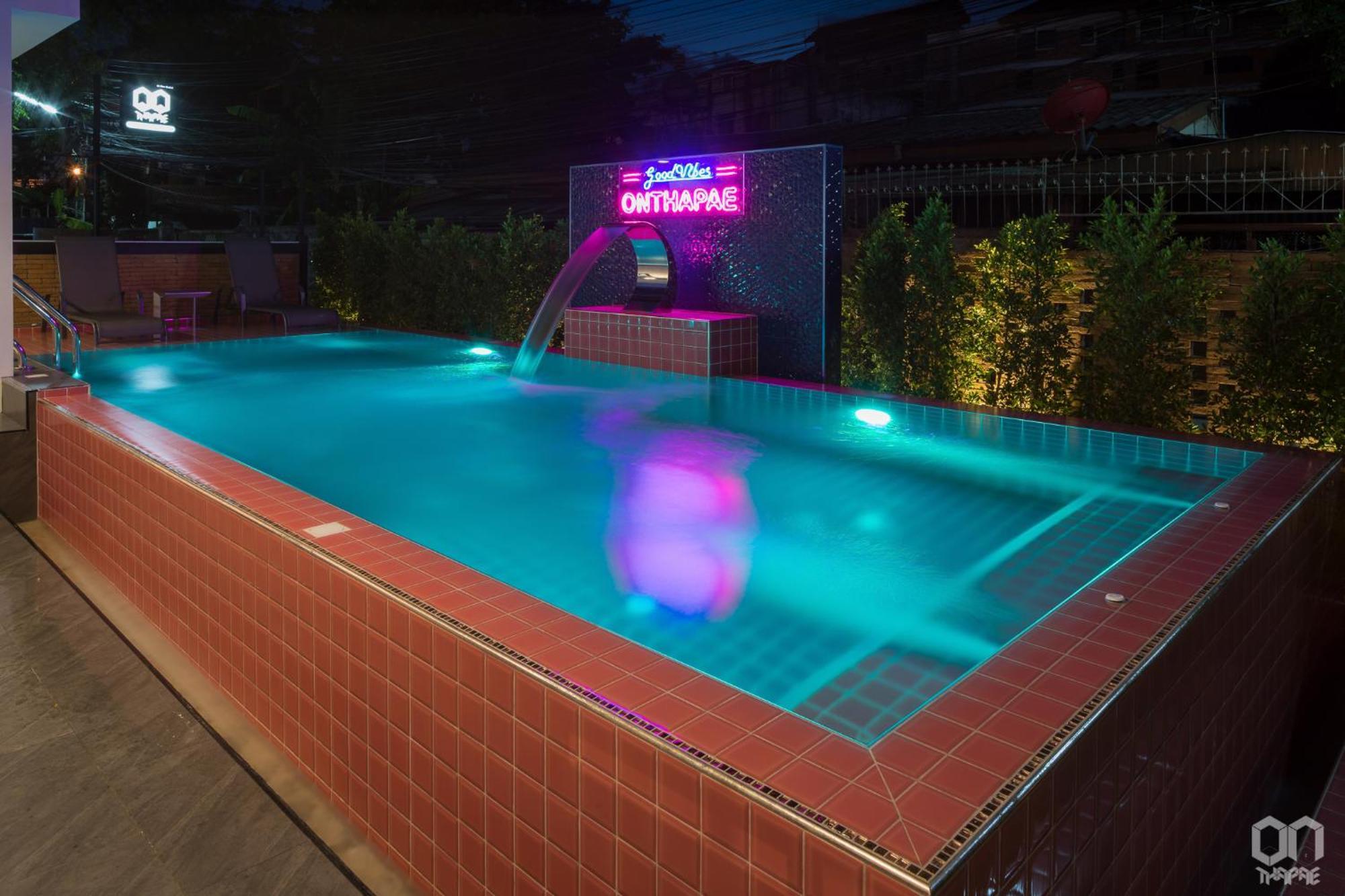 On Thapae Gate Chiangmai Hotel Chiang Mai Exterior photo